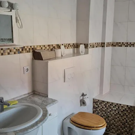 Ferienwohnung Mit Individueller Ausstattung - Jedes Zimmer Ist Anders Erfurt Exterior photo